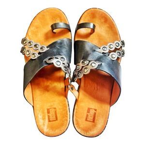 FitFlop Black Leather Embellished Stids Toe Loop Ssndals Size 7 EUC